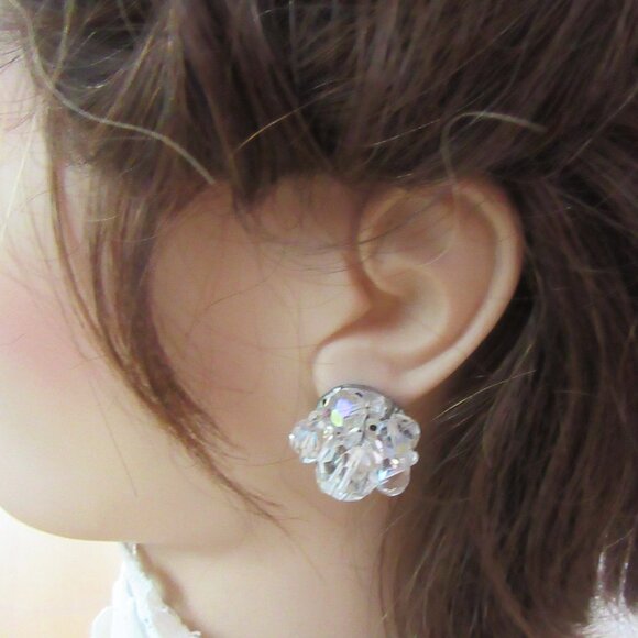 Vintage clear irridescent beaded circle brooch & clip on earrings - Mid Century - Picture 7 of 8